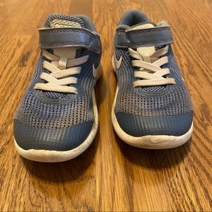 Price reduced: Slate blue Nikes tennis shoes sneakers